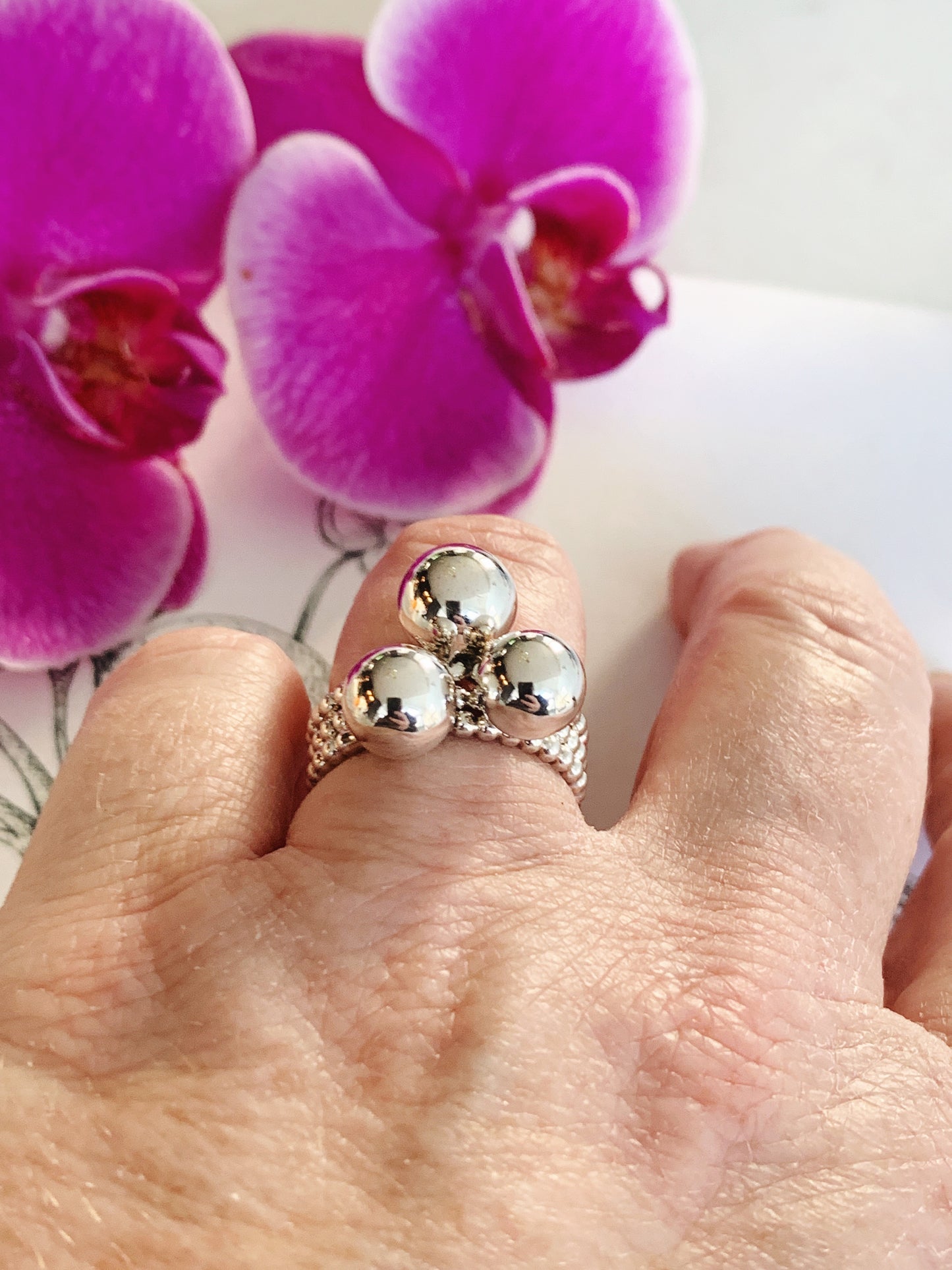 Stacking ball rings