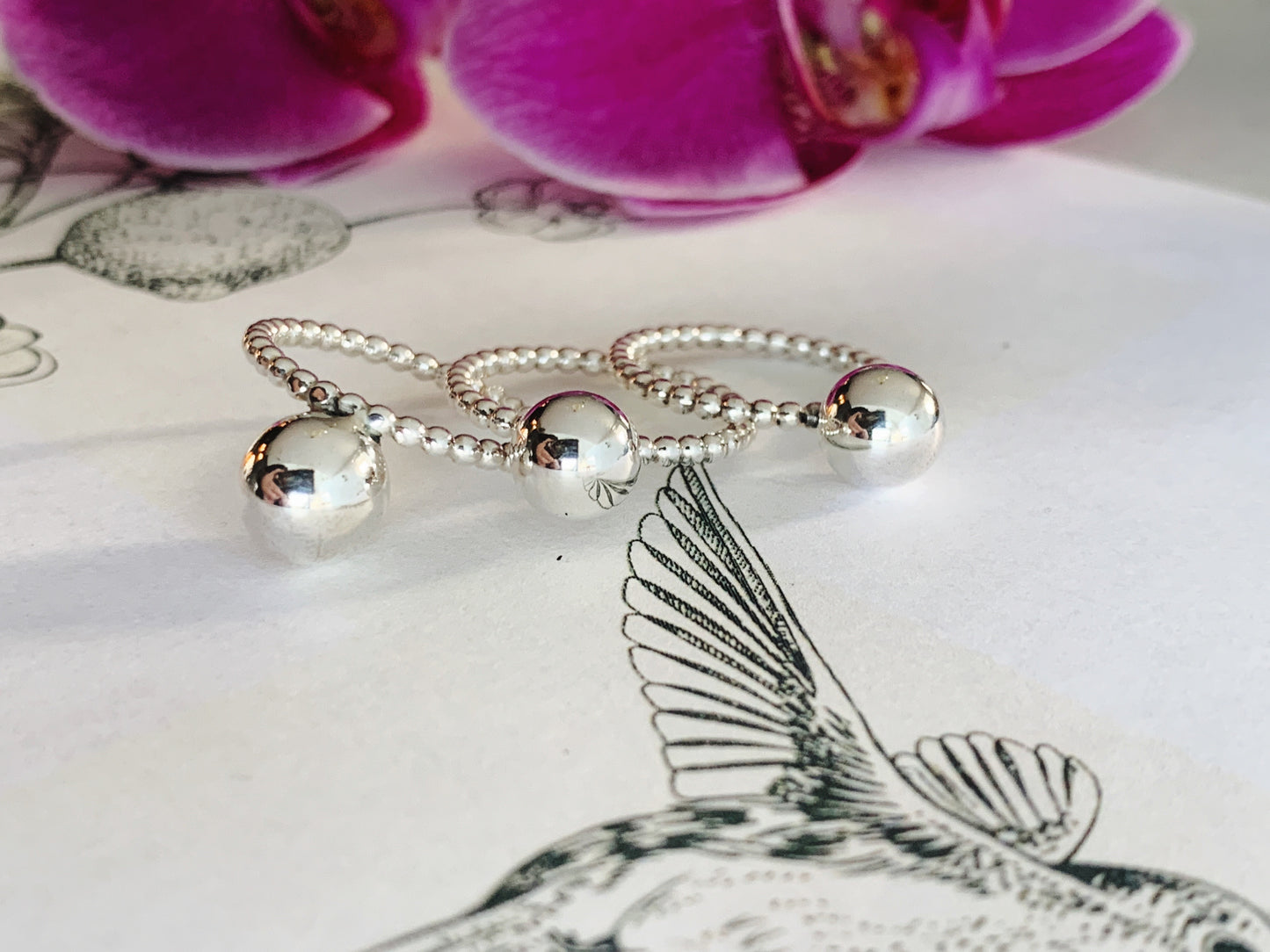 Stacking ball rings