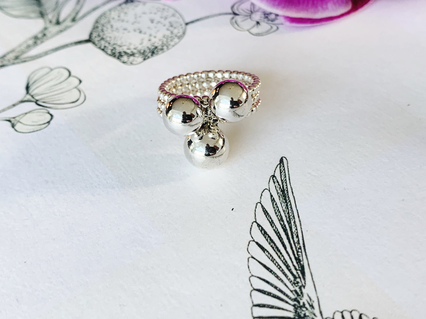 Stacking ball rings