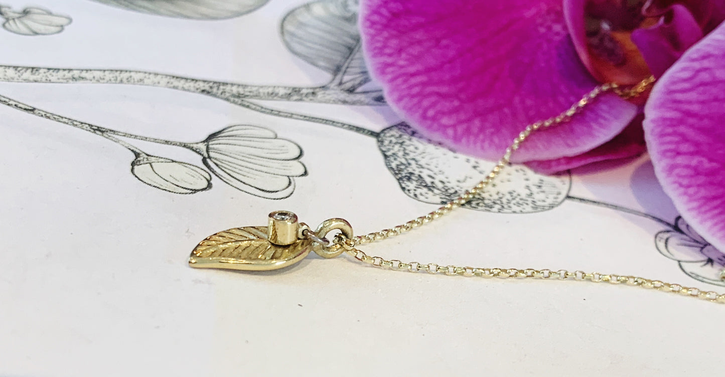 Leaf pendant