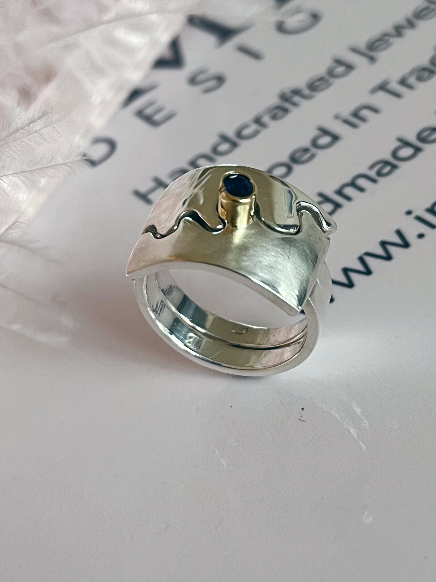 Hug ring