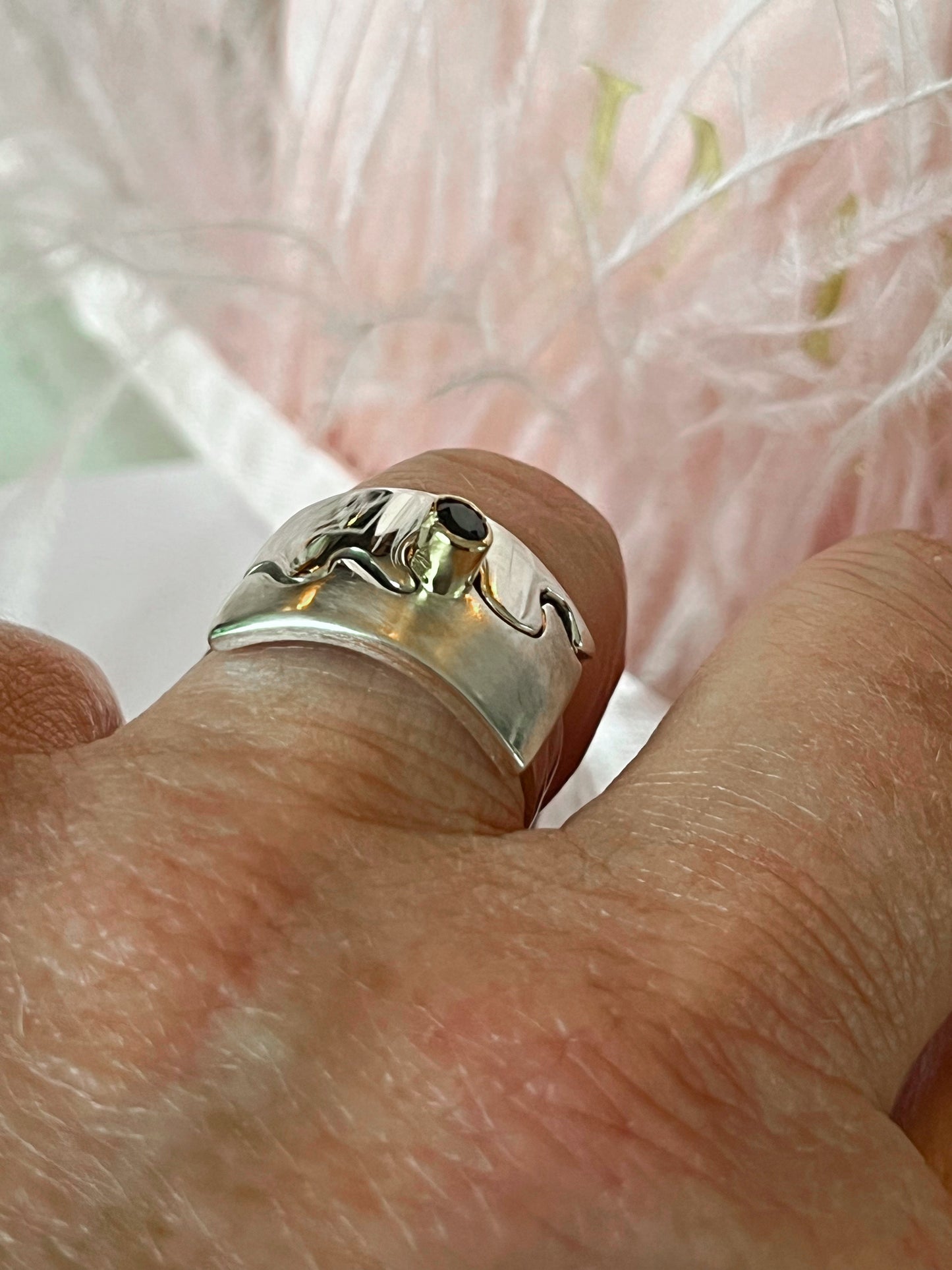 Hug ring